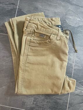 Kuhl Slim Straight Women's Pants in Olive